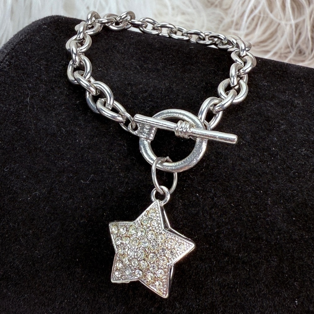 Vintage Silvertone puff star bling charm, toggle closure bracelet